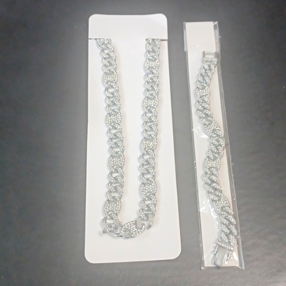 New! Sliver necklace 18' inches & bracelet